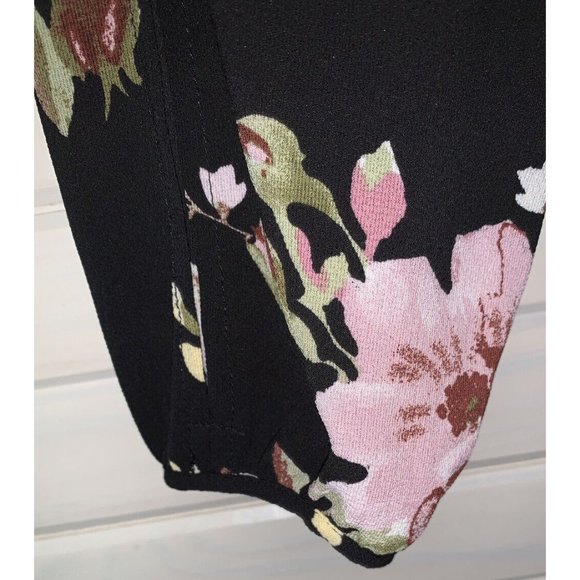Monteau Los Angeles Sz MEDIUM Black Floral Pullover Blouse Keyhole Back EUC - Picture 6 of 10